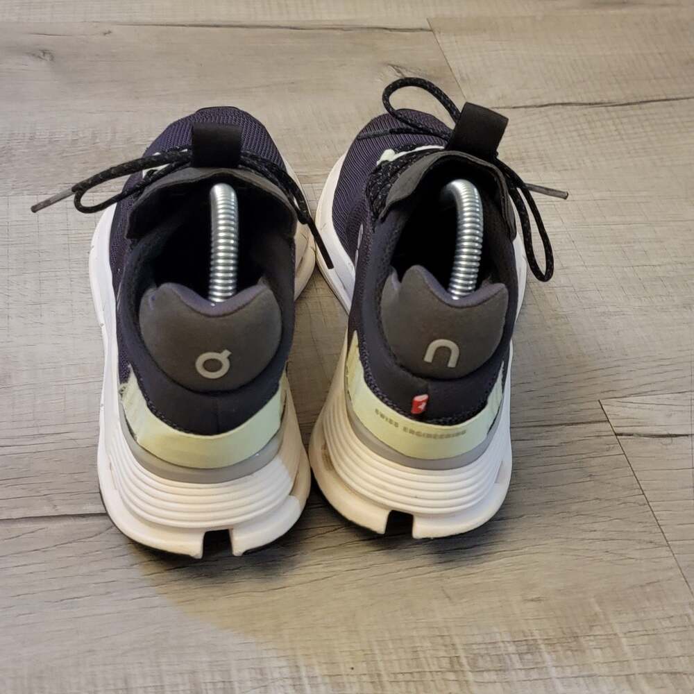 On Cloudnova Eclipse Meadow Running Shoes - Picture 4 of 8